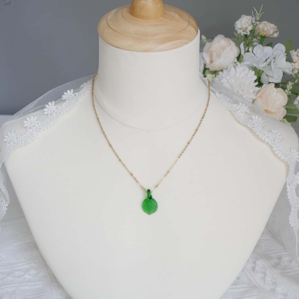 Green Glass Leaf Pendant Necklace